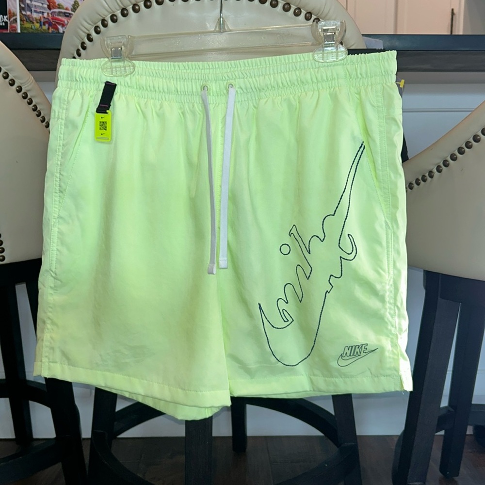 Nike Festival Flow Standard Fit Shorts Mid Thigh Length Medium Yellow Black NWT